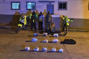 ¡Qué maña! Otro pasajero sorprendido con 25 kilos de marihuana en el puente de Cajamarca