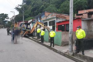 Duque presenciará el derribo de dos ‘ollas’ utilizadas en el microtráfico del sur de Ibagué