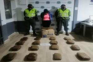 Una nariñense fue capturada con 16 panelas de marihuana en Cajamarca