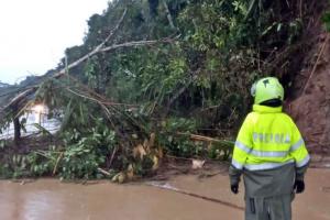 Cierre total de la Variante de Ibagué por desprendimiento de montaña