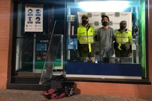Veneco se metió a robar Play Station, Xbox y Tablet en un local del centro de Ibagué