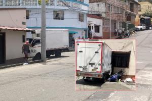 ¡Qué susto! Turbo fue a parar contra vivienda en el barrio San Diego de Ibagué