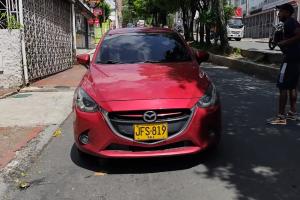 Polémica situación tras conductor que amenazó con revolver a manifestantes en Ibagué