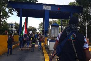 Toma del pedaje Los Cauchos en la ruta 45