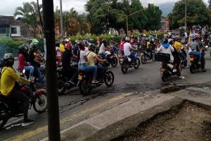 Motociclistas ‘ruedan’ por las vías de Ibagué en contra de la Reforma Tributaria