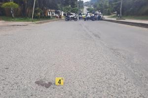 Falleció motociclista tras colisionar contra separador en avenida sobre el barrio Ricaurte