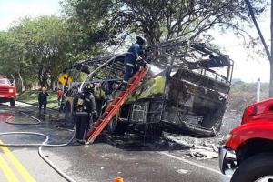 Se incendió una Rápido Tolima que cubría la ruta Puerto Boyacá – Ibagué