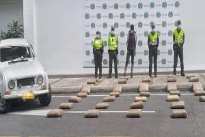 En un Renault 4 movilizaba 90 kilogramos de marihuana por la variante de Ibagué