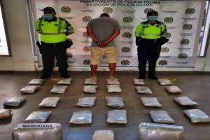 Pasajero llevaba en dos cajas 18 kilogramos de marihuana en la vía al Guamo
