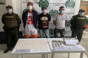 Sorprendieron a tres extranjeros con más de 1000 dosis de estupefacientes en Alvarado