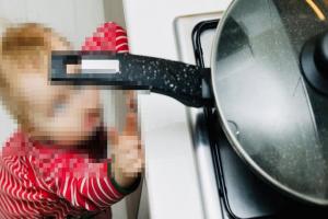 Reporte oficial señala que el niño de 17 meses se quemó tras caerle la sopa hirviendo