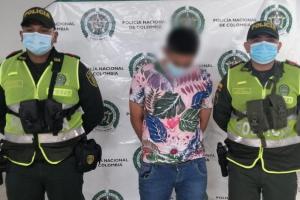 Capturaron sujeto por agredir salvajemente a su compañera sentimental en la Urbanización Pacandé