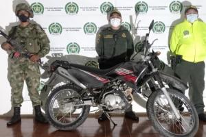 ¡Otra vez! Policía y Ejército recuperan otra motocicleta robada en Chaparral