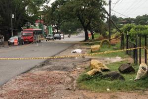 De una puñalada en el pecho asesinaron a un habitante en condición de calle en la Ceibita del Salado