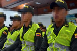 ¡Desesperados! Auxiliares de Policía señalan que los tienen doblados en turnos y reciben alimentos descompuestos