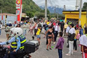 Damnificados del Baltazar, Industrial y Combeima, mantienen cerradas vías del sur de Ibagué