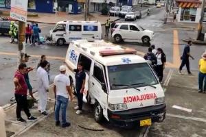 Choque de ambulancias en la 29 con 5ª de Ibagué