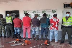 Cayeron cinco personas con motosierras y guadañas 