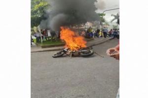 Incendio de moto Ibagué 