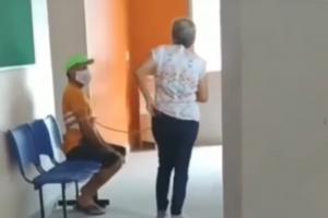 Mujer obliga esposo a vacunarse