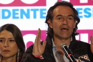 Federico Gutiérrez dando su discurso como candidato presidencial