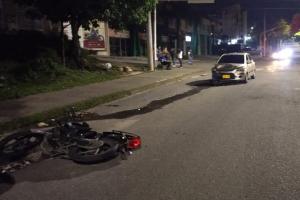 Falleció motociclista tras impactar contra un particular en inmediaciones del semáforo del Palermo 