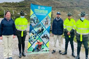 Carabineros de la Policía Tolima realizaron campañas y socialización en el Parque Nacional, natural de los Nevados.