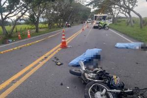 Aparatoso choque de dos motocicletas cobró la vida de tres personas en la vía Alvarado