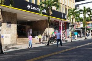 Le ‘tumbaron’ $27 millones a mujer tras enredarla con ‘paquete chileno’ en el centro de Ibagué