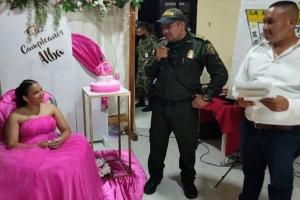 ¡Excelente! Policía y Ejército le celebraron los 15 años soñados a una adolescente en Chaparral