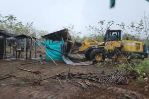 Desalojados invasores en el corregimiento del Caguán