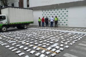 Incautaron millonario alijo de marihuana con 205 mil dosis en la variante de Ibagué