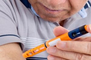 Diabéticos señalan que los están dejando morir en el patio 13 del COIBA de Picaleña