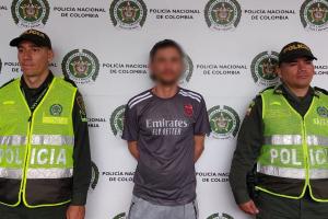 Le ‘echaron guante’ a ‘manos de seda’ por robarle el bolso a una pasajera en la Terminal de Transportes 