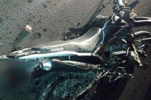 Fallecieron dos motociclistas tras violento choque contra camión en el norte del Tolima