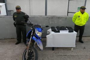 Aprehendieron a una adolescente que se movilizaba en moto ‘cargada de marihuana’ por el sur del Tolima
