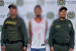 Sujeto le disparó en el rostro a una mujer con arma traumática por robarla en inmediaciones de Villa Resistencia