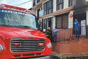 Bomberos atendieron incendio de una tienda en la 6ª del Jordán