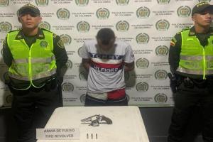 Policía se tomó El Espinal y Chicoral realizando varias capturas e incautaciones de armas. 