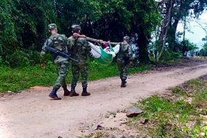 Soldados de la Sexta Brigada trasladaron en camilla a mujer de la tercera edad en zona rural de Ibagué