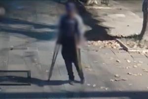 ¡A que no me cogen! Supuesto cojo roba celulares en Lérida y cuando sale a correr se le quita la discapacidad, 