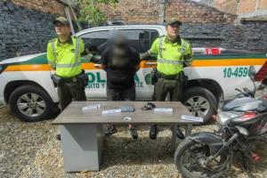 Tras cinematográfica persecución capturaron ladrón motociclista armado en inmediaciones de Flandes