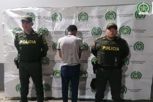 ¡Más malo que pegarle la mamá! Sujeto cogió a ‘palazos’ a su madre en Chaparral