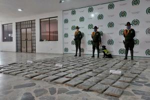 Hallaron 80 mil dosis de marihuana avaluadas en $200 millones en una bodega de encomiendas de Ibagué