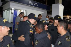 ¡Qué felicidad! Se reencontraron con sus familias los policías liberados en San Vicente del Caguán