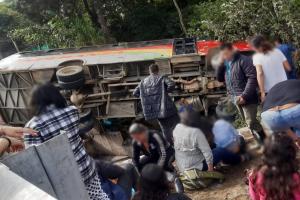Tragedia: Dos muertos dejó volcamiento de bus en la vía a Bituima – Cundinamarca