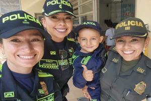 ¡Buena esa Metib! Le cumplieron el sueño a Emmanuel, niño de 5 años, de ser policía por un día