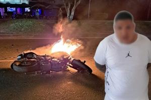 Por rata le dieron ‘paloterapia’ y le quemaron la moto en Arkaparaiso en Ibagué