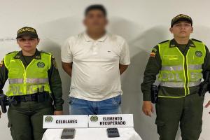 ¡Qué belleza! Capturaron a taxista por robar celular a un peatón en el barrio Calarcá