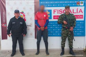 Envían a la cárcel sujeto que habría golpeado y abusado de su hijastro.
